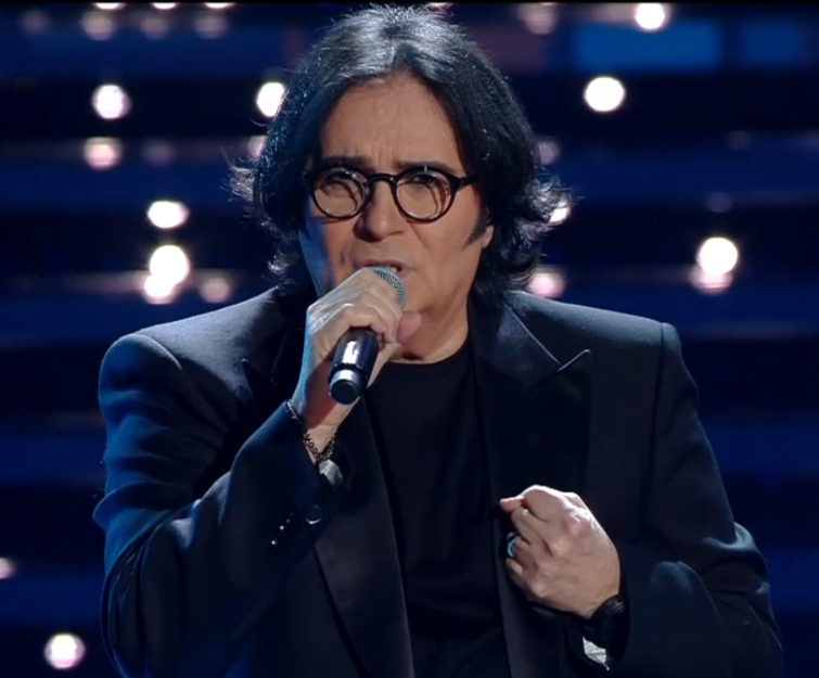 Lo stile e l eleganza di Renato Zero con occhiali Mykita